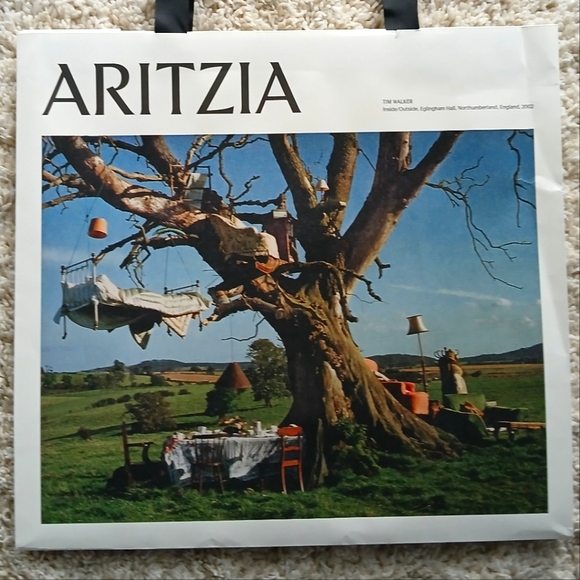 Aritzia Paper Bag - Picture 2 of 2